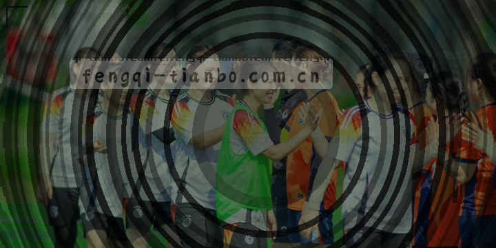 记分板闪烁，比分胶着，时间还剩最后三秒。